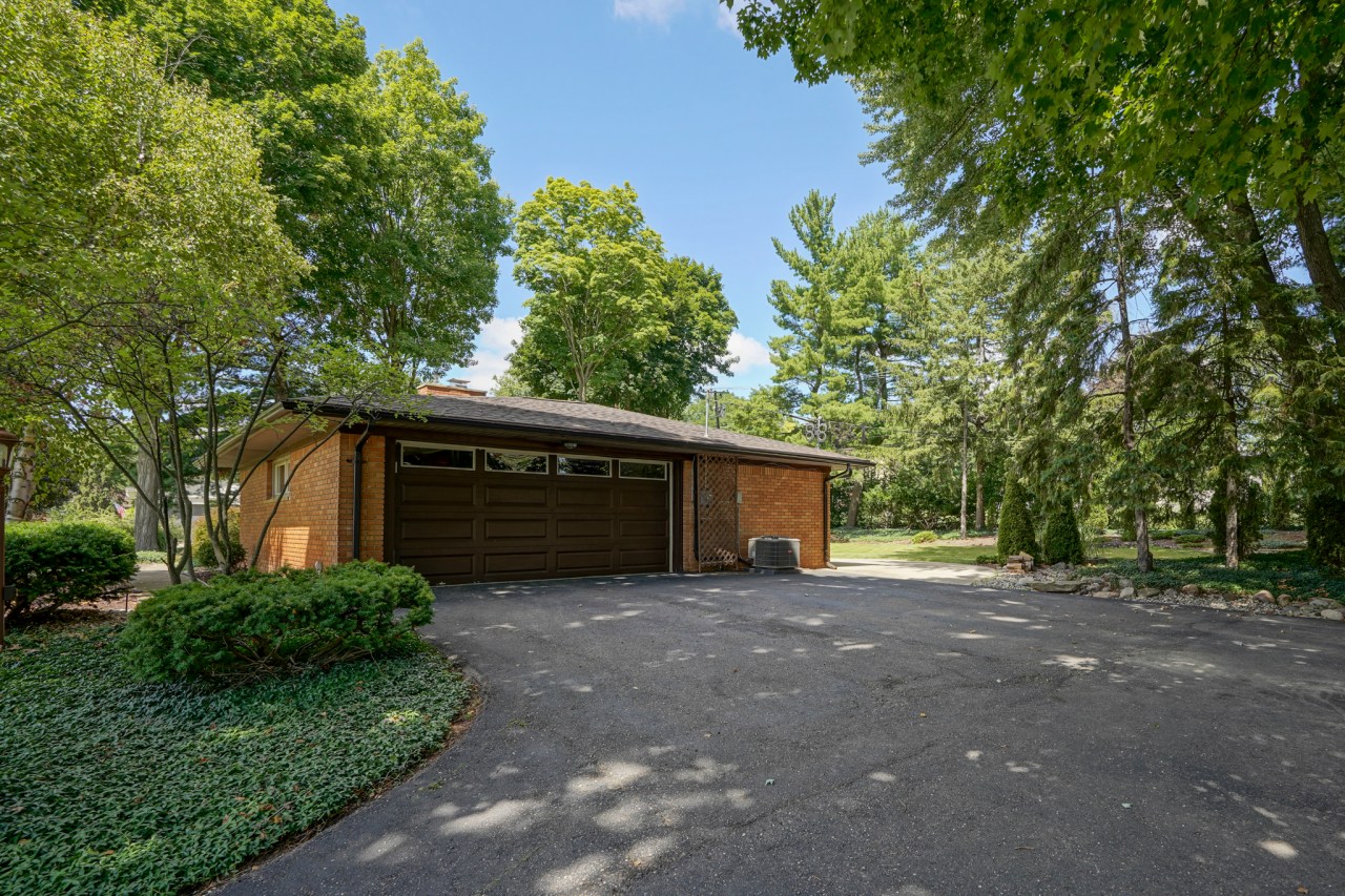 Just Sold! 45030 Mayo Drive, Northville 3 Bedroom, 1 1/2 Bath, 1677