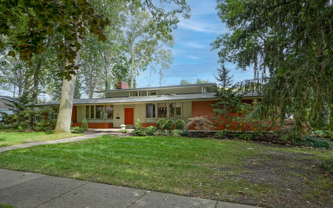 Just Sold! 655 McKinley Street, Hough Park 4 Bedroom, 2 1/2 Bath, 2507